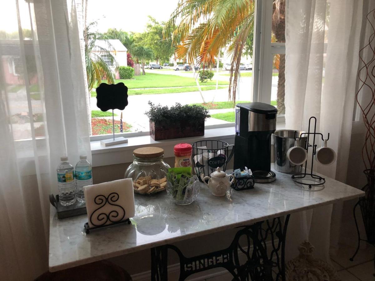 Villa Olivia Guest Rooms 할리우드 외부 사진